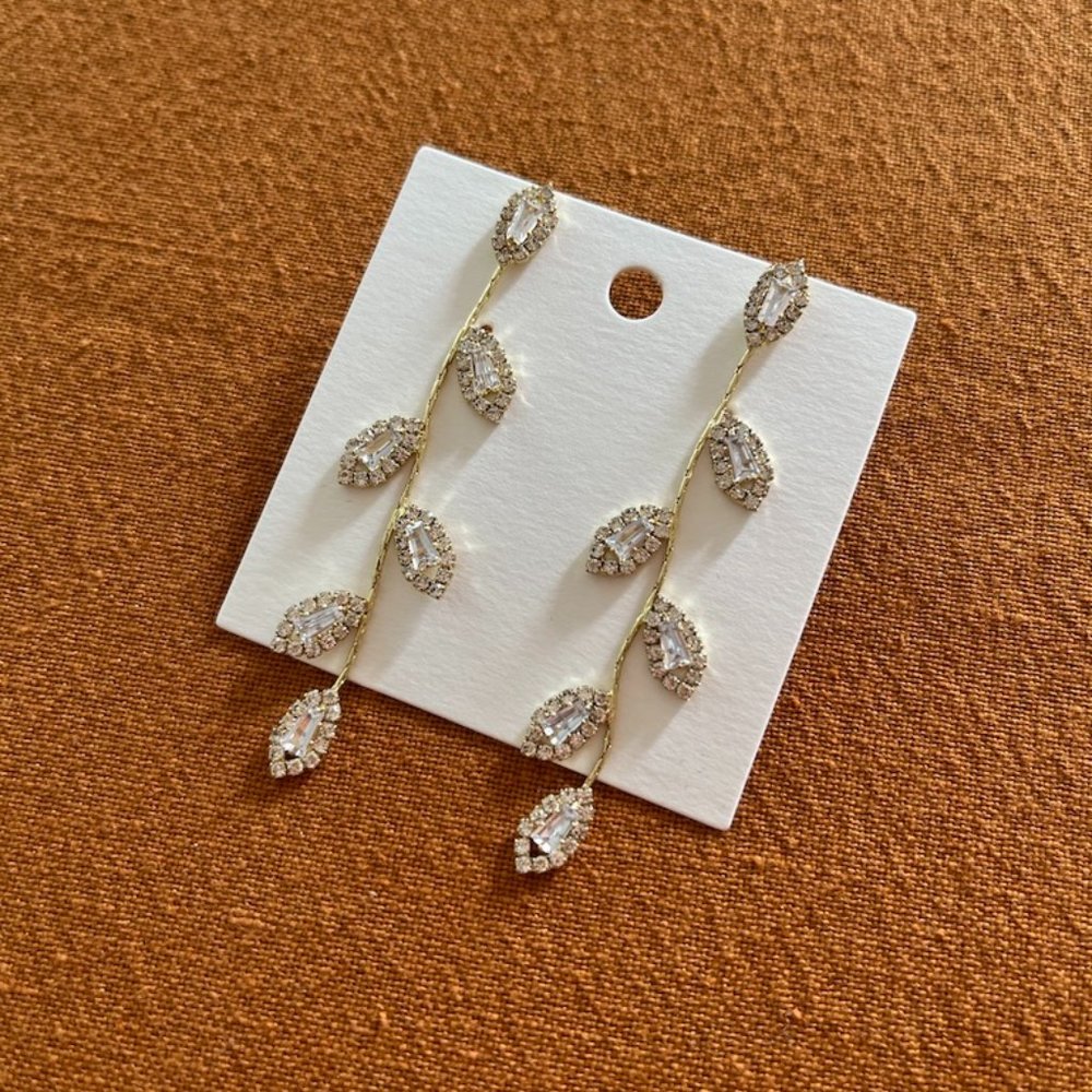 Rhinestone Leaf Dangle Earrings